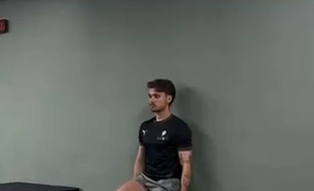 Carlos Maeso en sala de entrenamiento